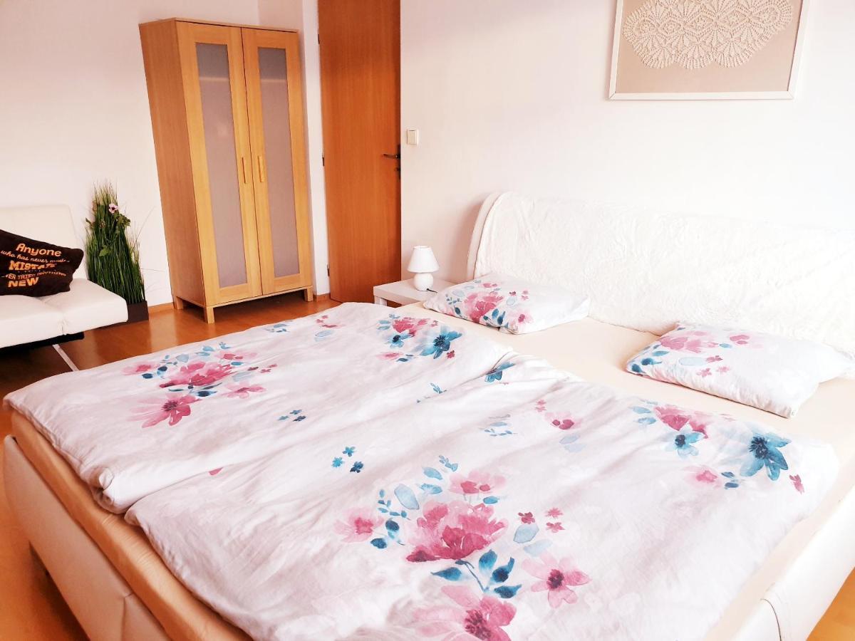 Apartman Terminal, Self Check-In 24 H, Free Parking Banská Bystrica Esterno foto
